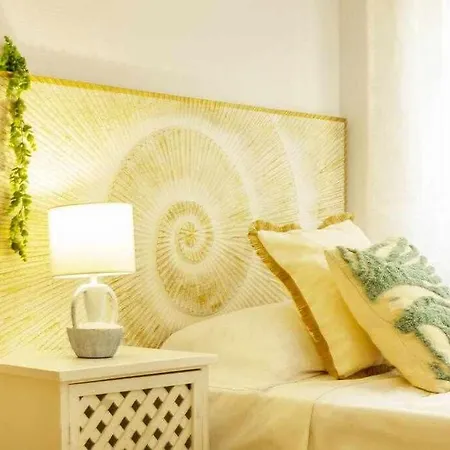 Pink Maritimo - Winter By The Sea Torrevieja