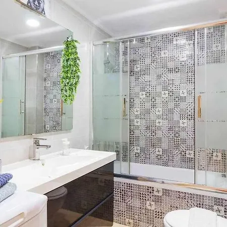 Pink Maritimo - Winter By The Sea